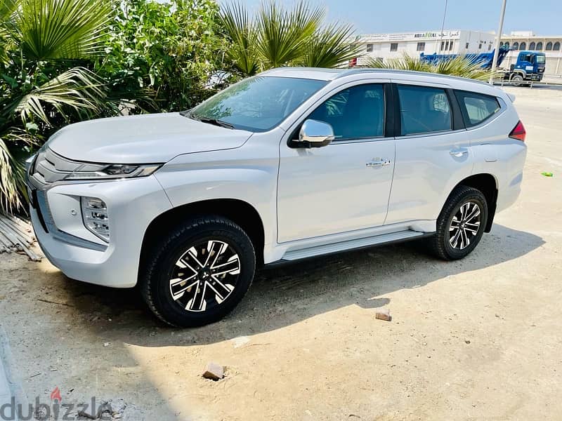 Mitsubishi Montero Sports 2021 0