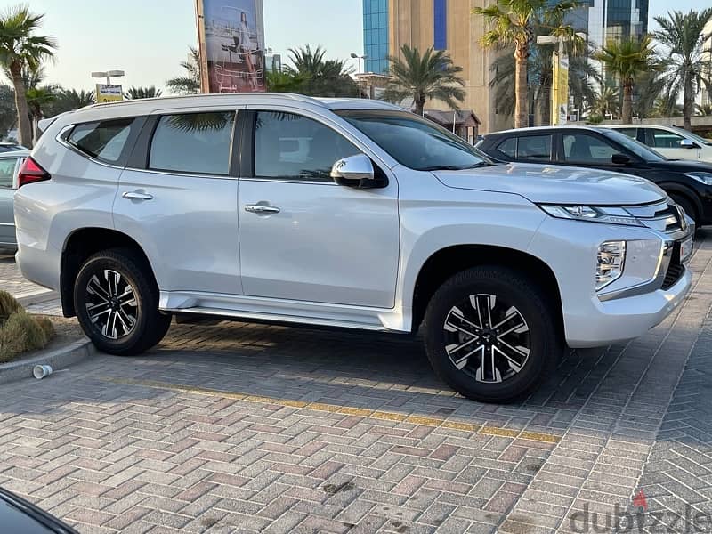 Mitsubishi Montero Sports 2021 9