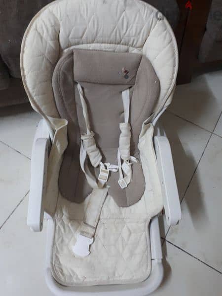 feeding chair urgent for sale. . 1