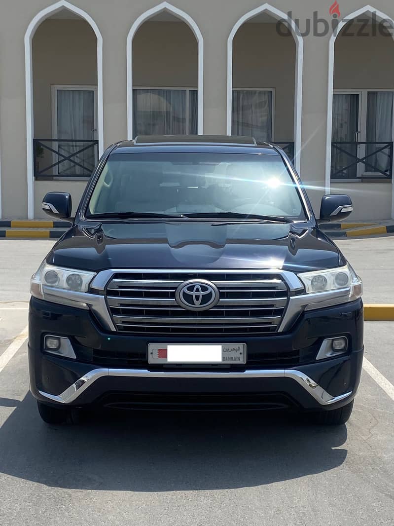 Toyota Land Cruiser 2017 Land Cruiser GXR V8 0