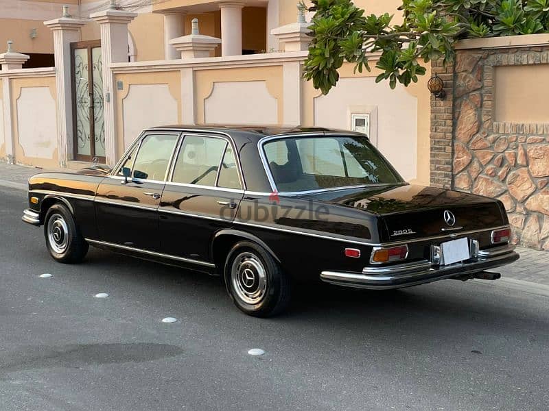 1971 model Mercedes-Benz 280 s 4