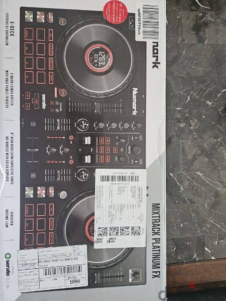 Numark Mixtrack Platinum DJ mixer 0