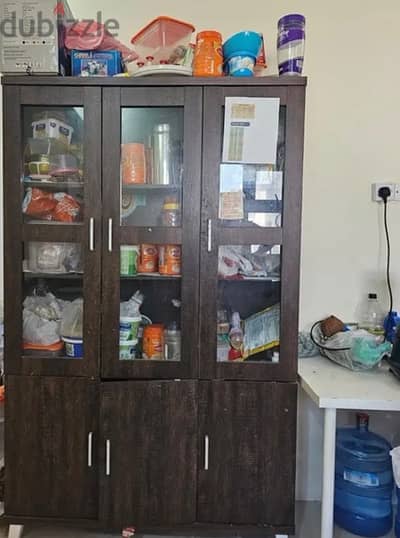 Kitchen cabinets / Books cupboard