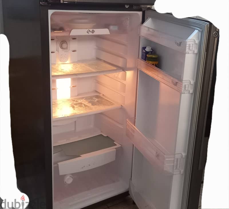 Very good condition eon fridge for sale 4