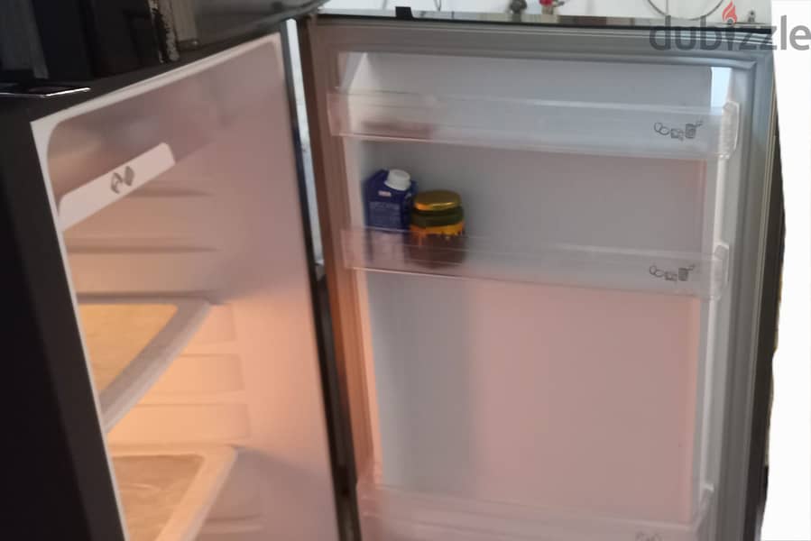 Very good condition eon fridge for sale 6