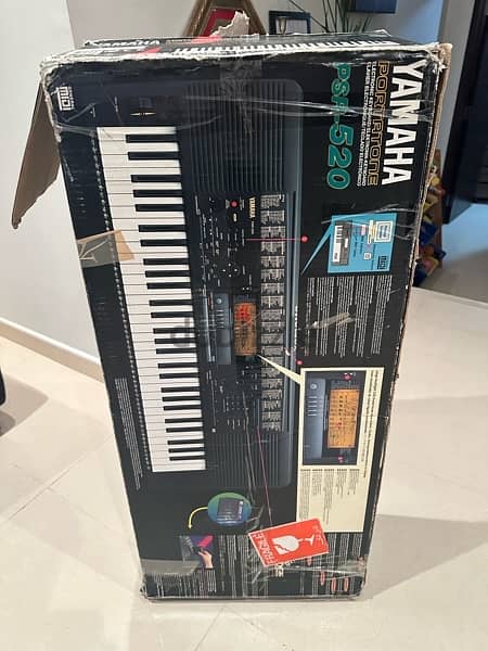 Yamaha Electric Keyboard 7