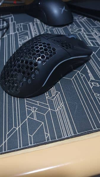 MODEL O WIRELESS GAMING MOUSE 2