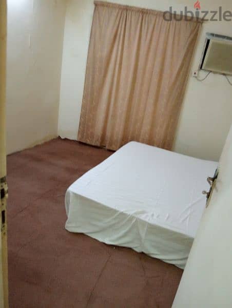 room sharing available in hoora close to bus stop and cold for guys 8