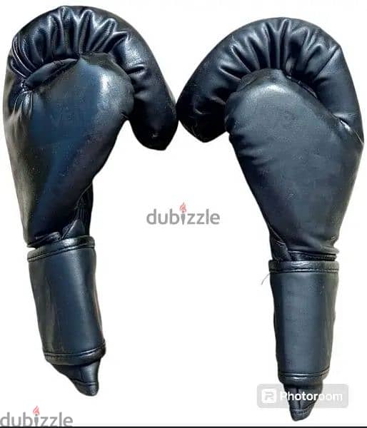 قفاز ملاكمة مستعمل boxing gloves used 1