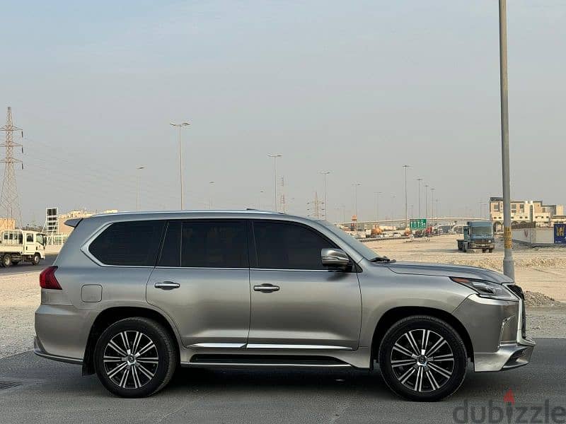 Lexus LX-Series 2019 1