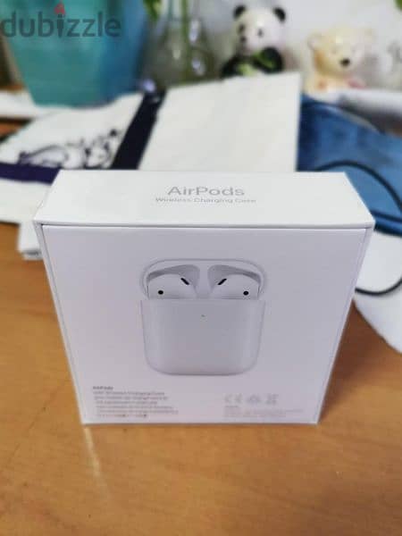 Apple AirPods with Charging Case EXCELLENT quality avi Black and White 5