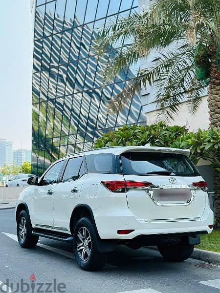 Toyota Fortuner 2020 model. single owner. zero accident. company service 2