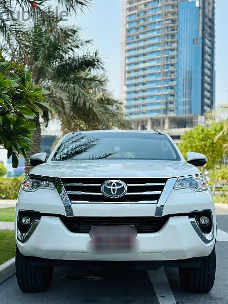 Toyota Fortuner 2020 model. single owner. zero accident. company service 3