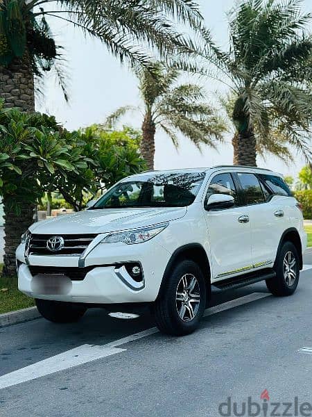 Toyota Fortuner 2020 model. single owner. zero accident. company service 7