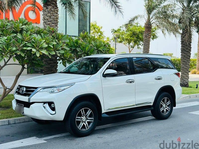 Toyota Fortuner 2020 model. single owner. zero accident. company service 8