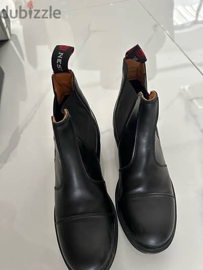 horse boots size 35