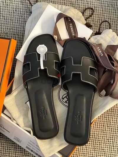 hermes oran sandal - Black