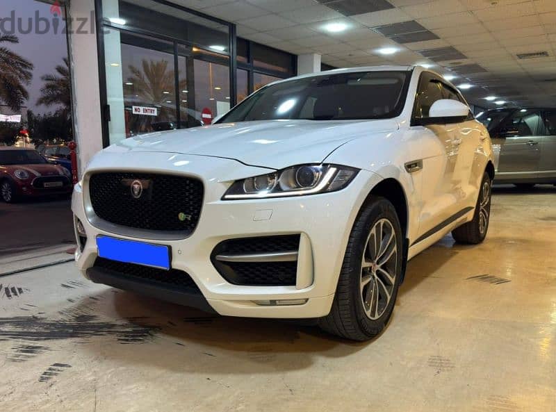 Jaguar F-PACE R-DYNAMIC SE 2018 4