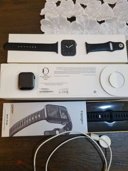 Apple watch series 5 with box and accessories 1