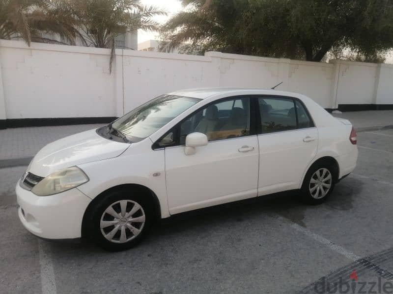 Nissan tiida 2009 for sale in excellent condition 2