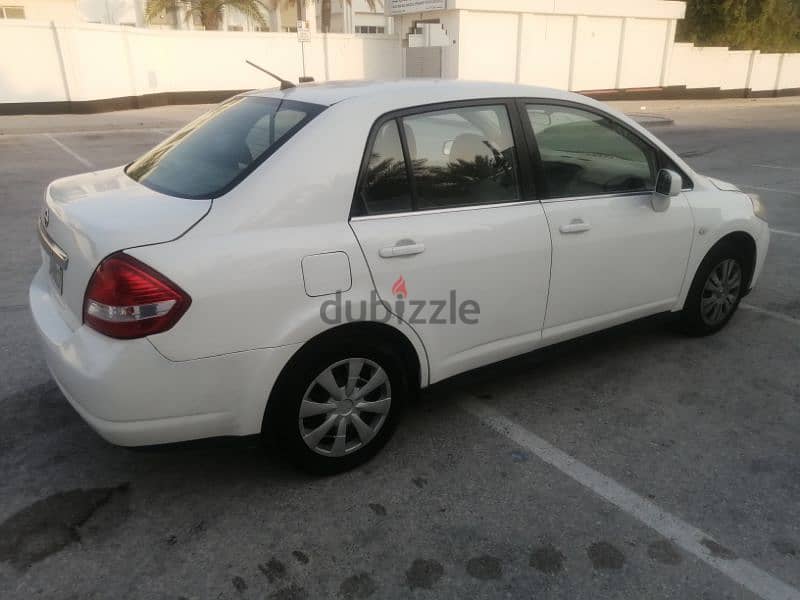 Nissan tiida 2009 for sale in excellent condition 3