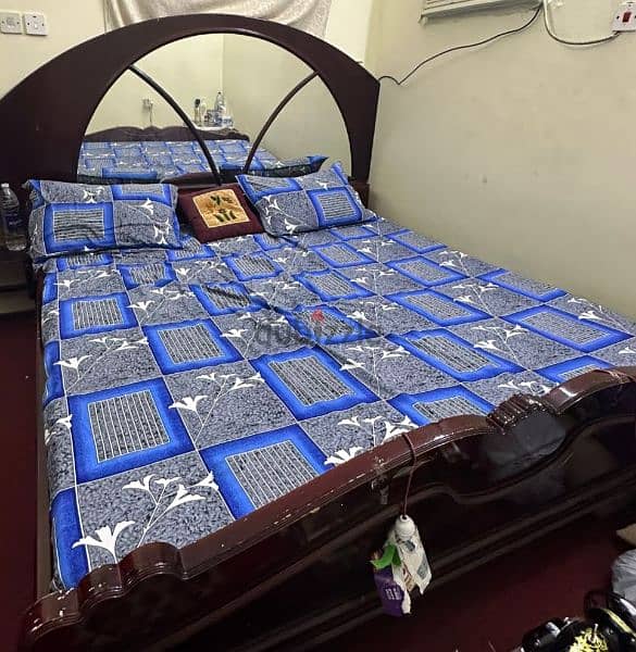 king bed with mattress 0