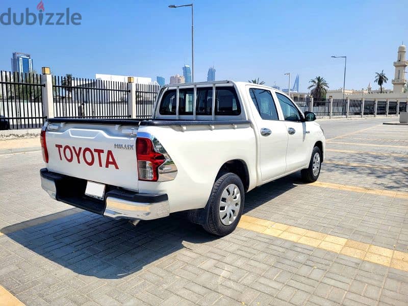 TOYOTA HILUX 2.0 
Double Cabin Pick-up Excellent Condition 5