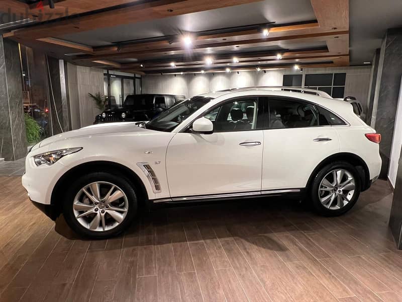 Infiniti QX70 2016 full option model for sale 14