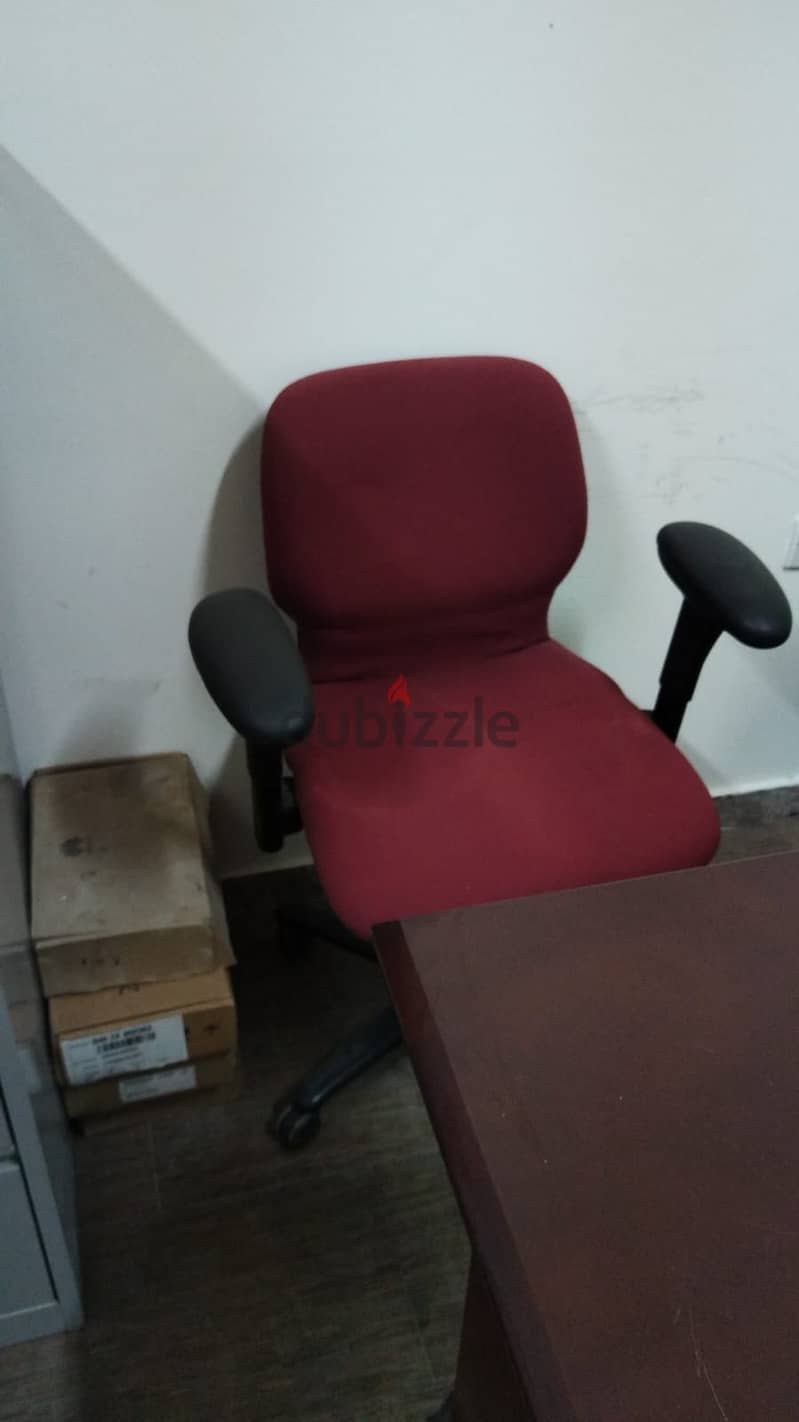 Office Furniture for sale urgently 6