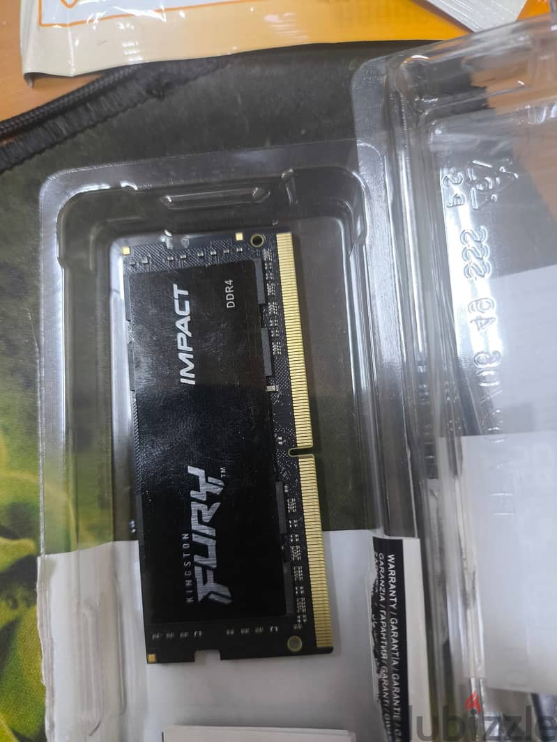 للبيع رامات DDR4 حق لابتوب كالجديد 16GB X 2 1