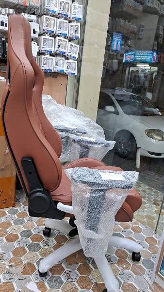 BRAND NEW XFX ORIGINAL GAMING CHAIR XFX IZZ10 1