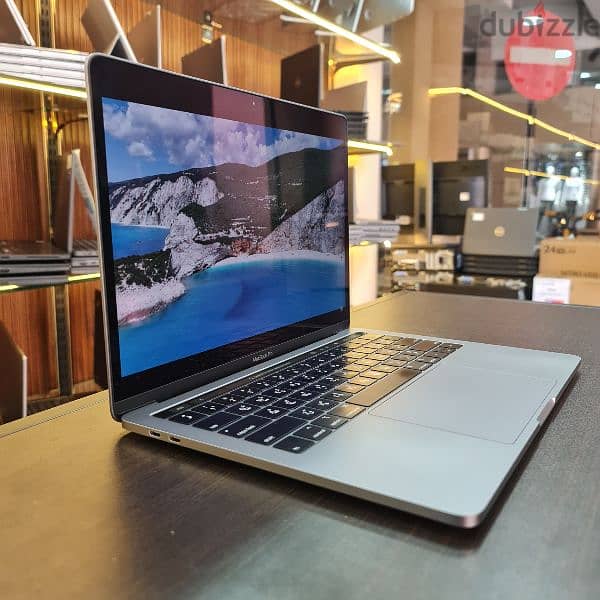 Apple Macbook Pro 2019
Core i5-8th Gen 1