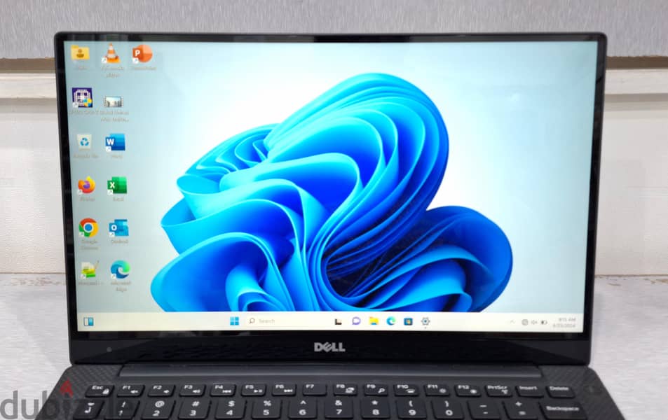 DELL XPS Core i7 7th Generation 4K Touch Laptop 13.3" 4K LED 8GB RAM 9