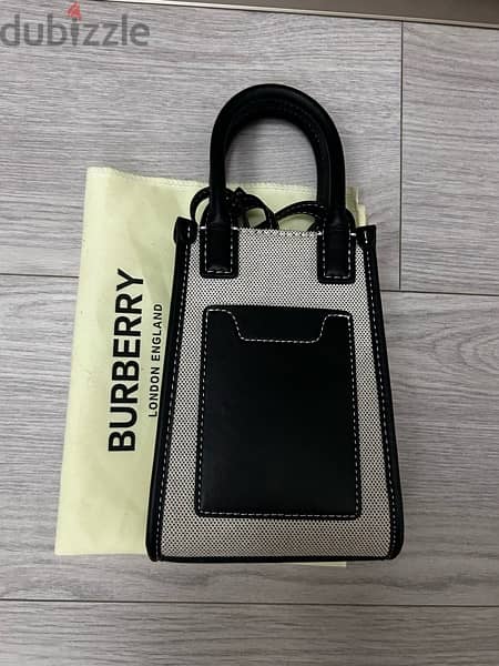 Burberry phone bag crossbody with strap 1