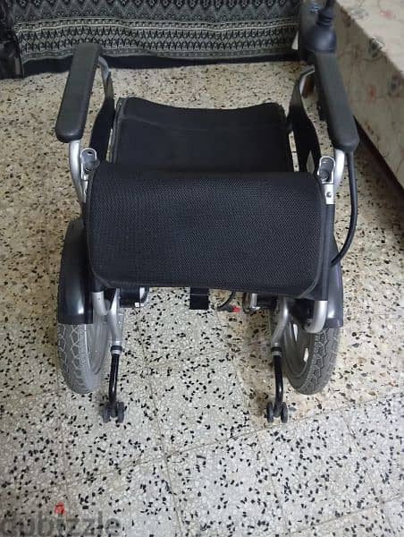 electronic wheelchair 8