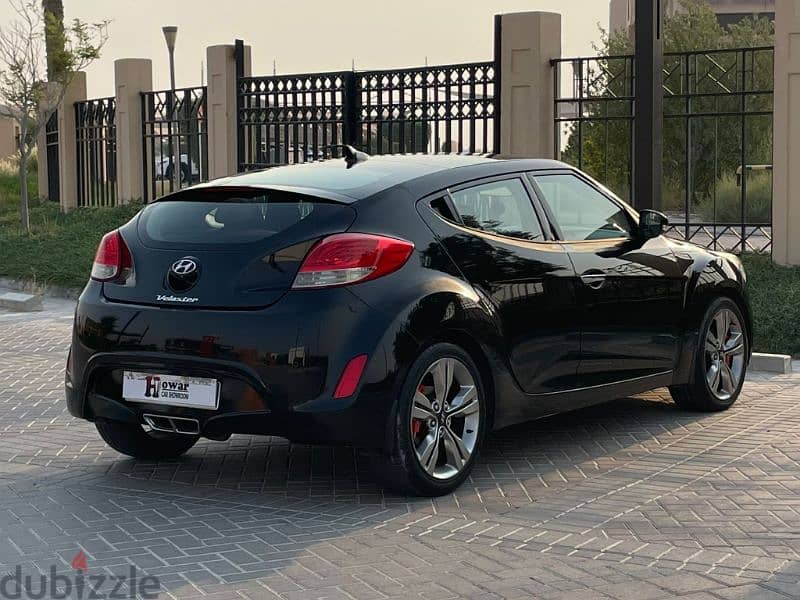 2013 Hyundai Veloster  full option 4