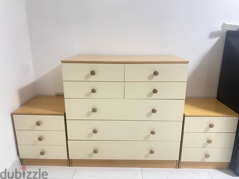 bed set and drawers cabinet for sale 5