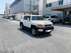 Toyota FJ Cruiser 2012 white 0