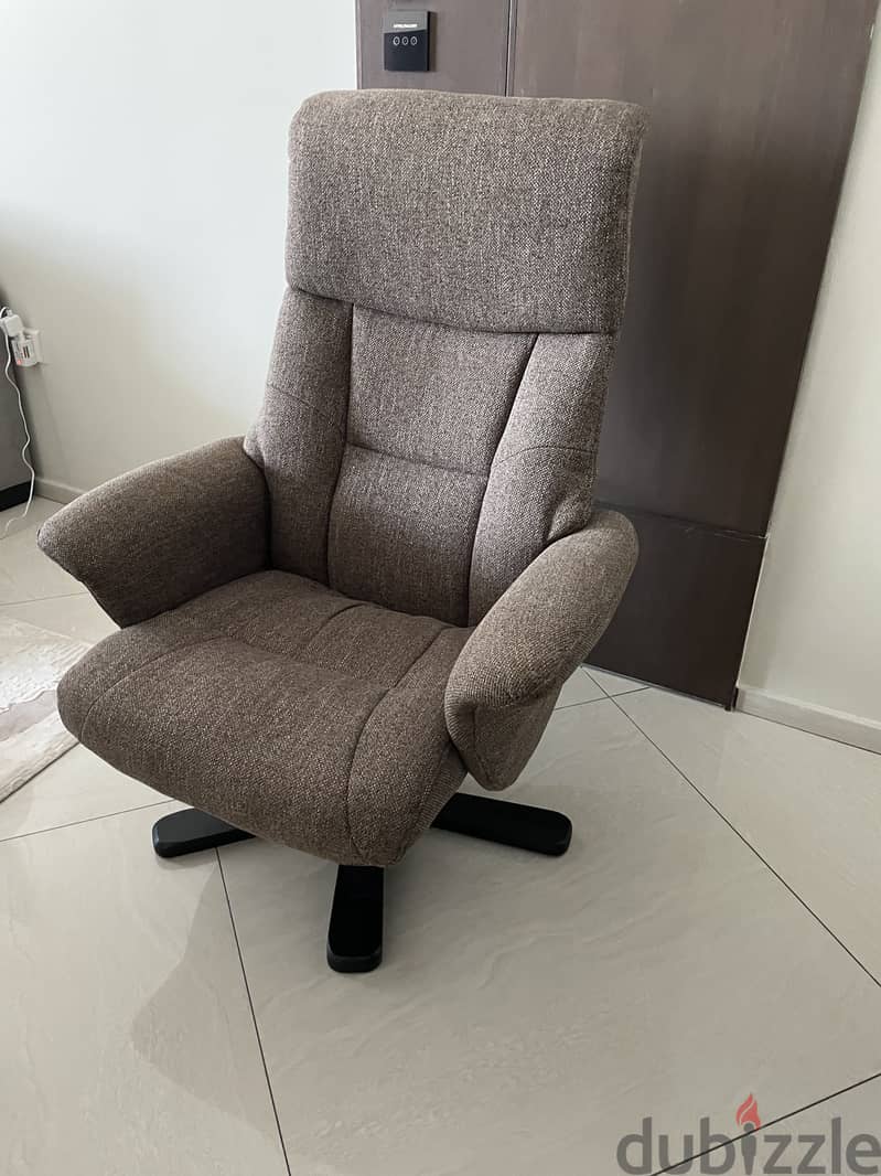 Chair 0