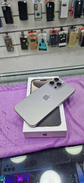 iPhone 15pro max natural Titanium 256GB 2