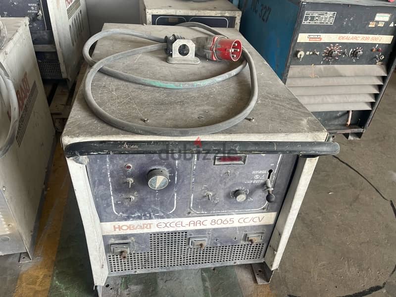 For sale 5 welding machines 66v each 250BD contact number 39855357 5