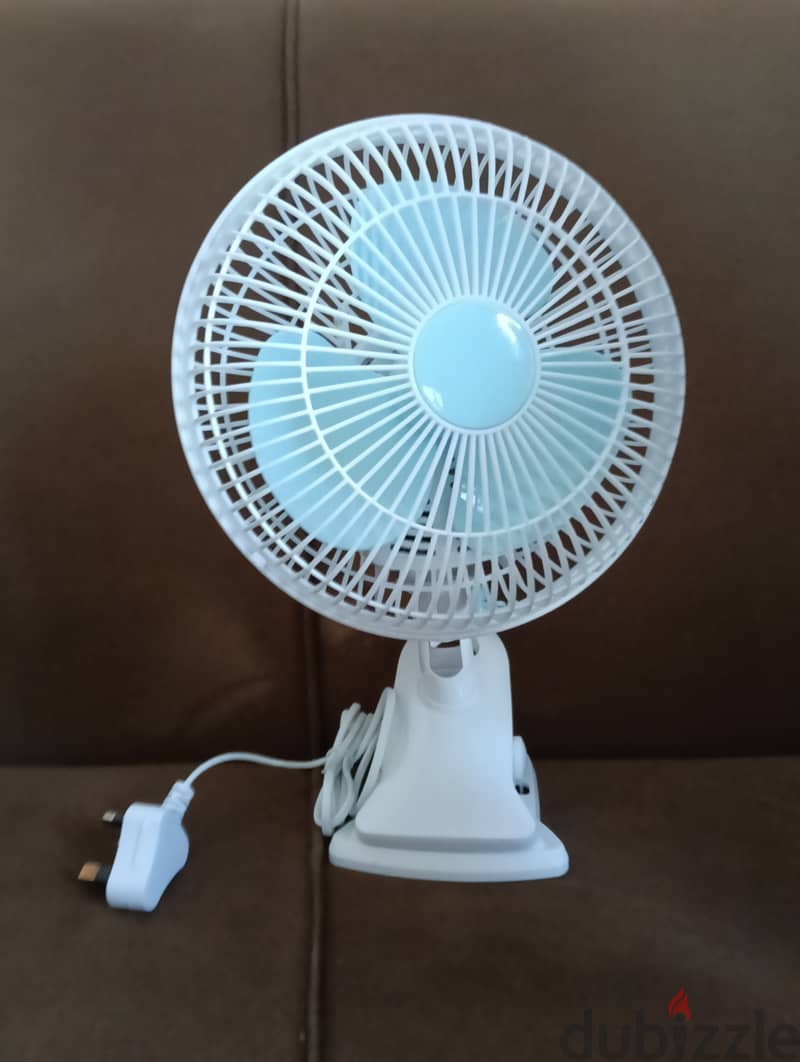 Brand new small table fan only 4bd 1