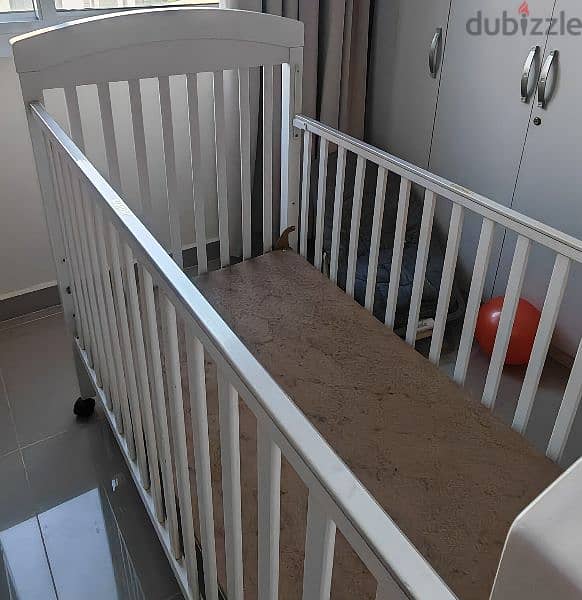 سرير أطفال-baby crib من JUNIOR 1