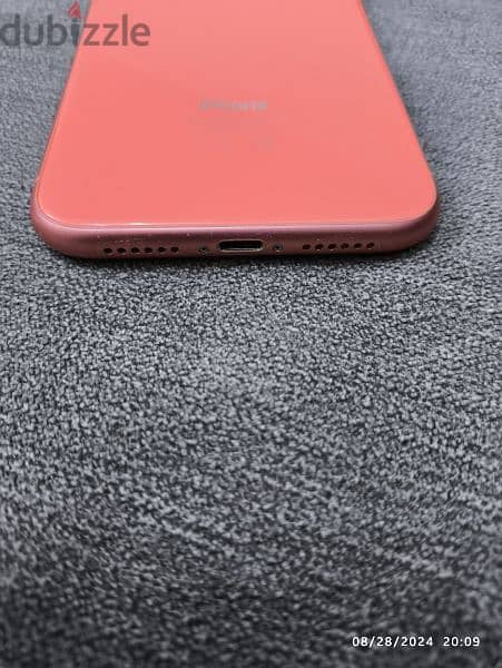 128gb IPhone XR Mint Condition 3