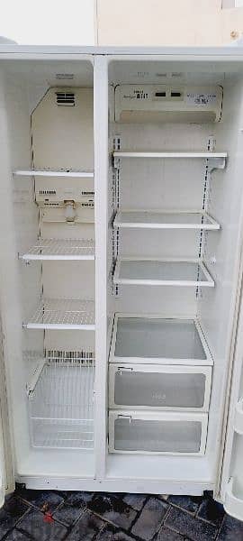 LG 608 ltr Side by Side Fridge Freezer 6