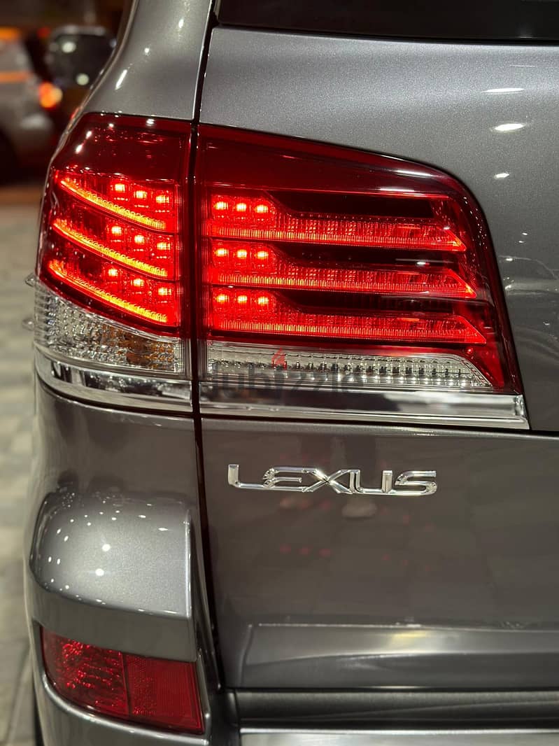 Lexus LX-Series 2014 11