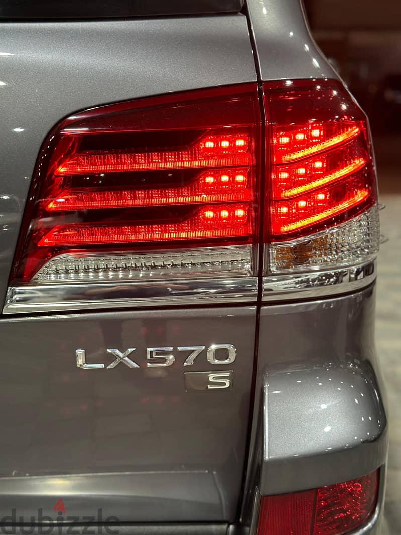 Lexus LX-Series 2014 12