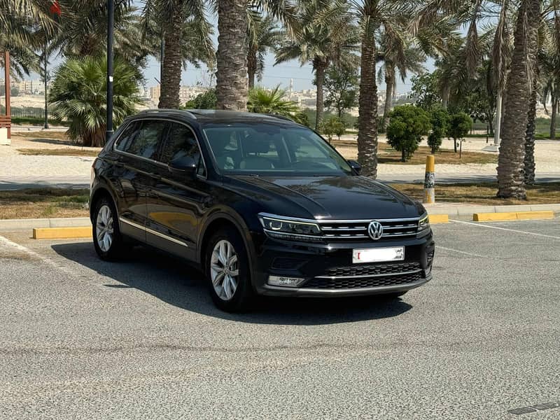 Volkswagen Tiguan 2017 black 0