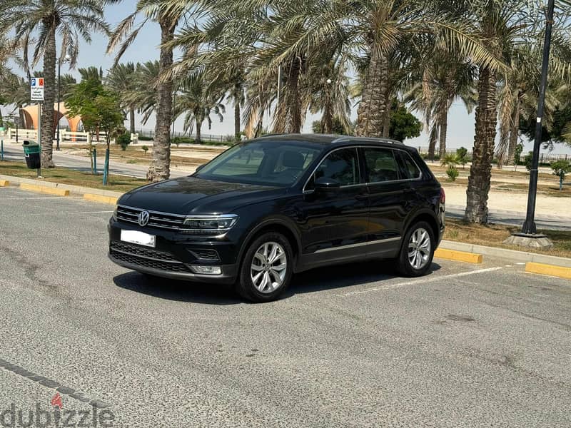 Volkswagen Tiguan 2017 black 1