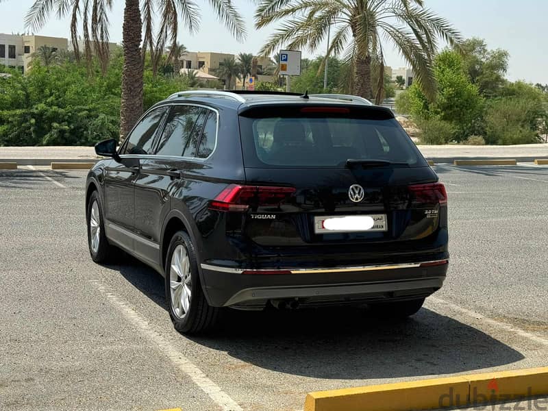 Volkswagen Tiguan 2017 black 6